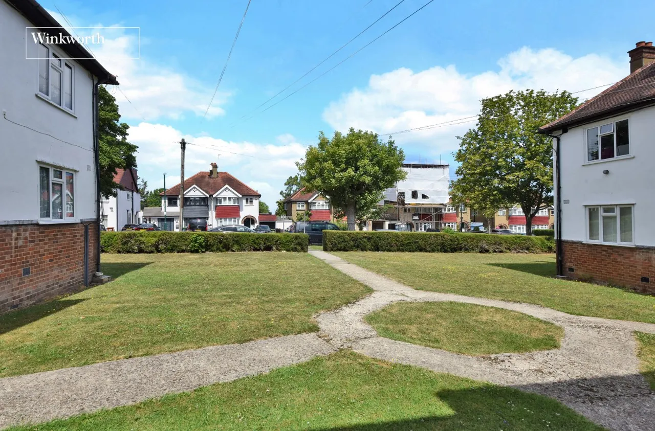 The Maisonettes, Alberta Avenue, Cheam, Sutton, SM1, photo 11