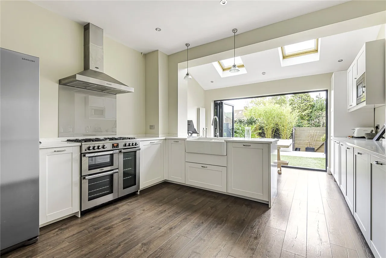 Linden Road, Hampton, TW12 2JB, photo 2