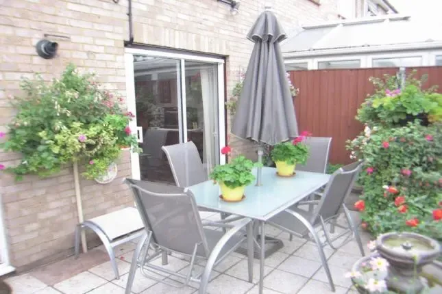 3 bed flat to rent, Chargeable Street, London, E16