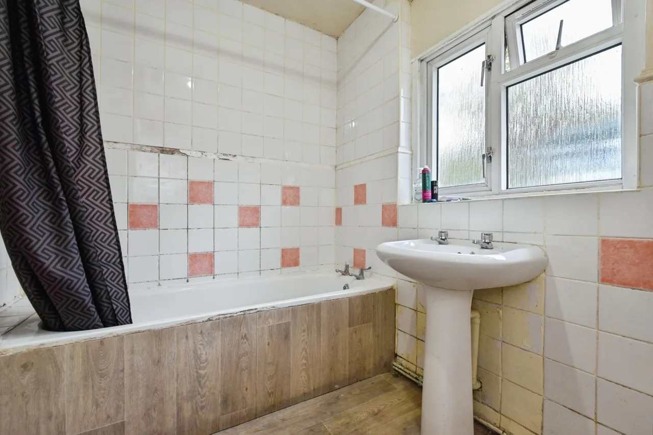 Hendre Road, Tycroes, SA18, photo 8