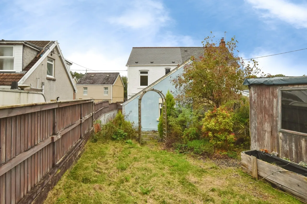 Hendre Road, Tycroes, SA18, photo 15