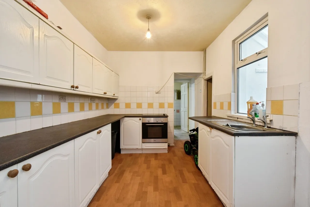 Hendre Road, Tycroes, SA18, photo 2