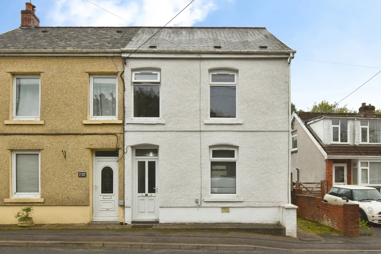 3 bed house for sale, Hendre Road, Tycroes, SA18