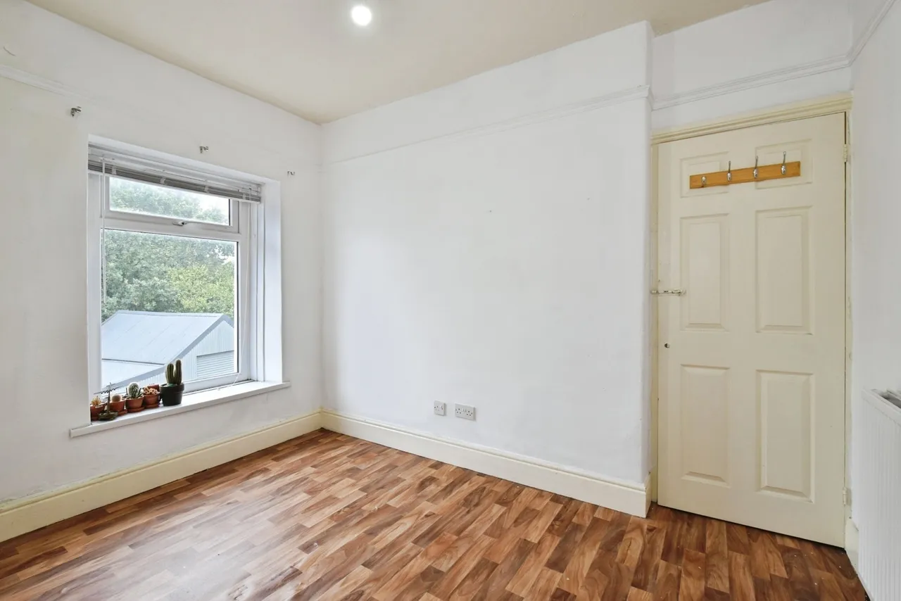 Hendre Road, Tycroes, SA18, photo 14