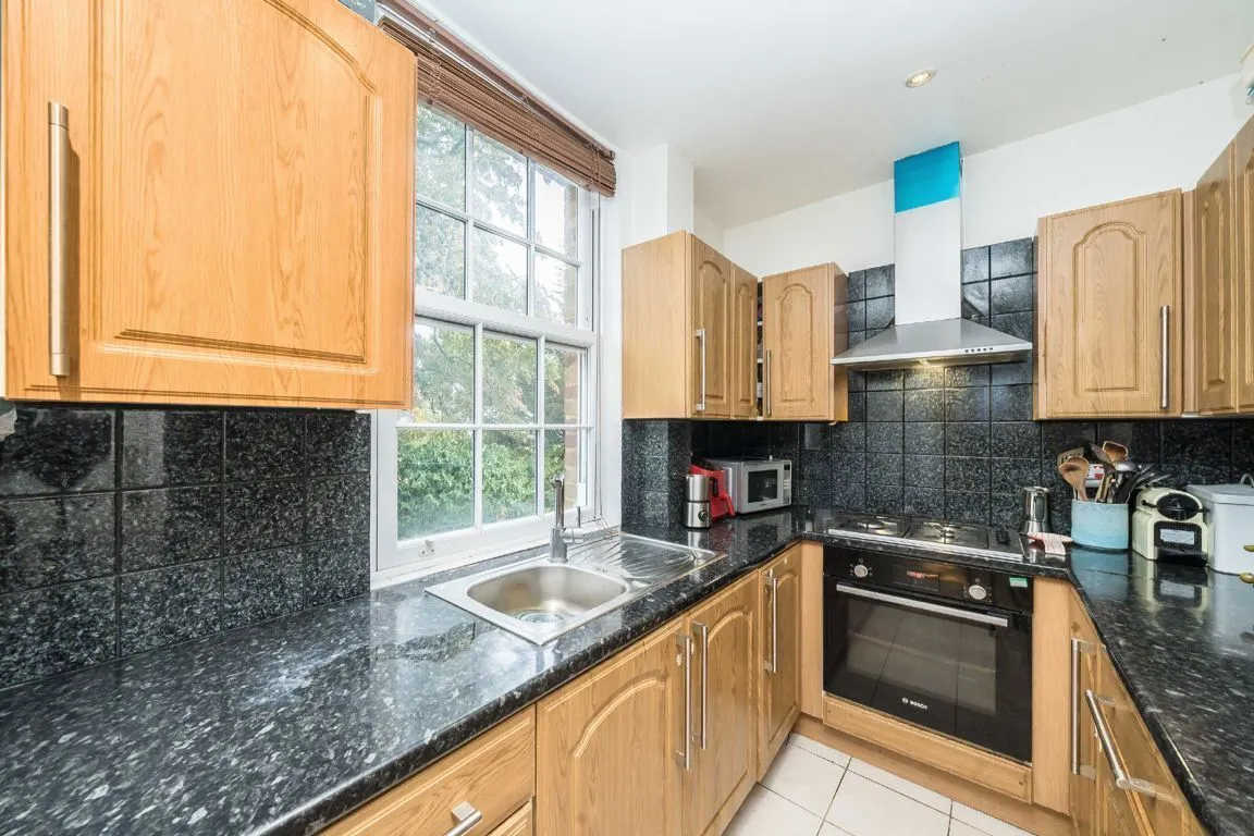 Langford Green, SE5, photo 2