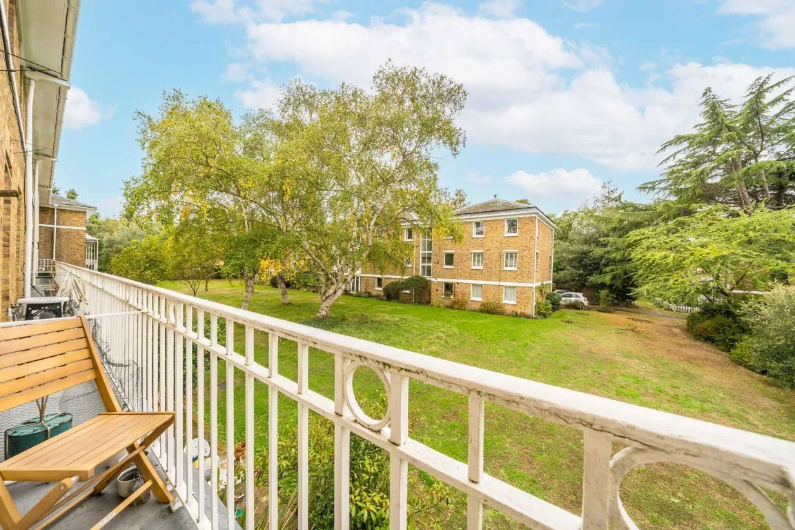 Langford Green, SE5, photo 10