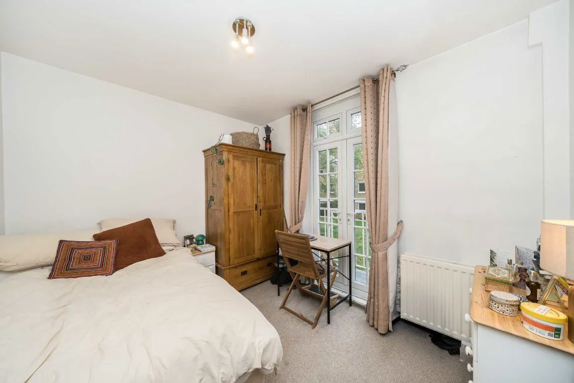 Langford Green, SE5, photo 9