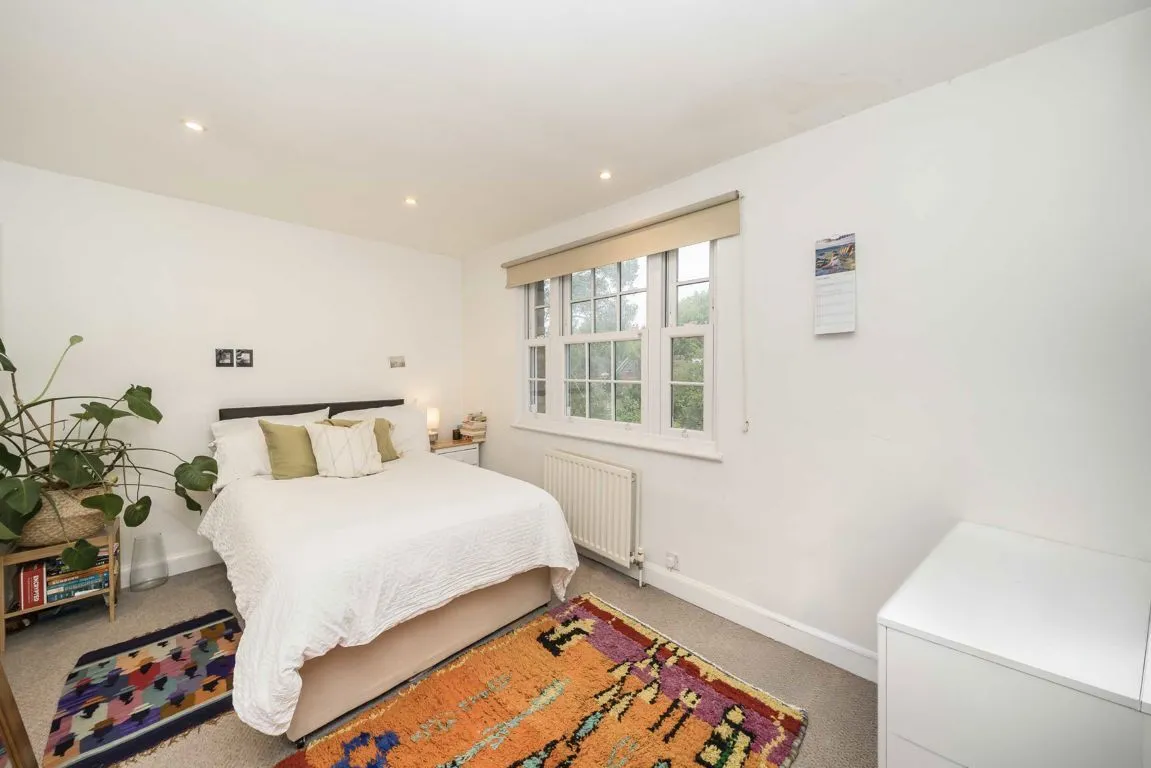 Langford Green, SE5, photo 8