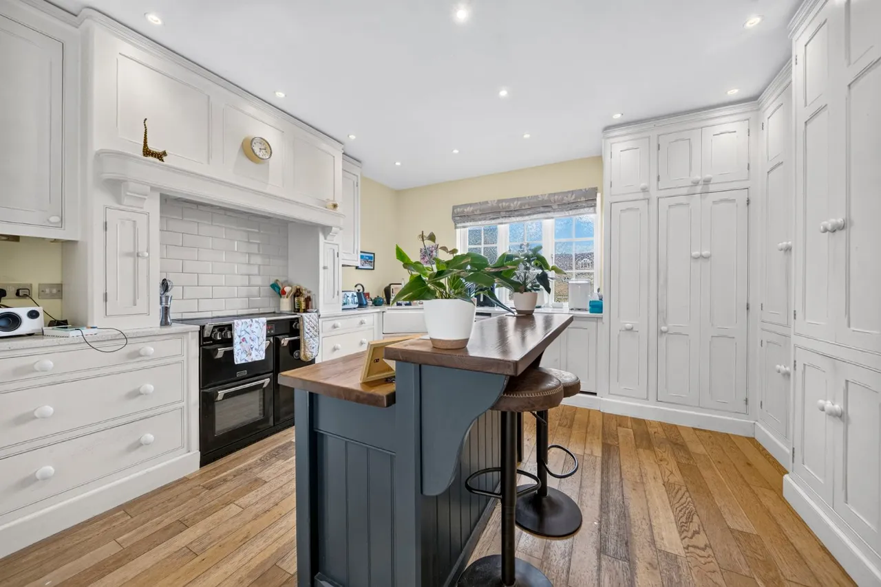 Kings Road, Ilkley, LS29, photo 3
