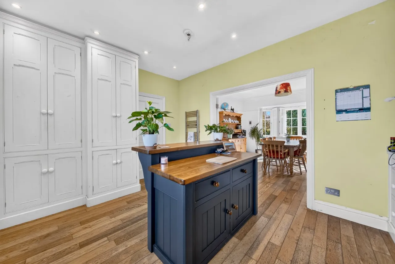 Kings Road, Ilkley, LS29, photo 5