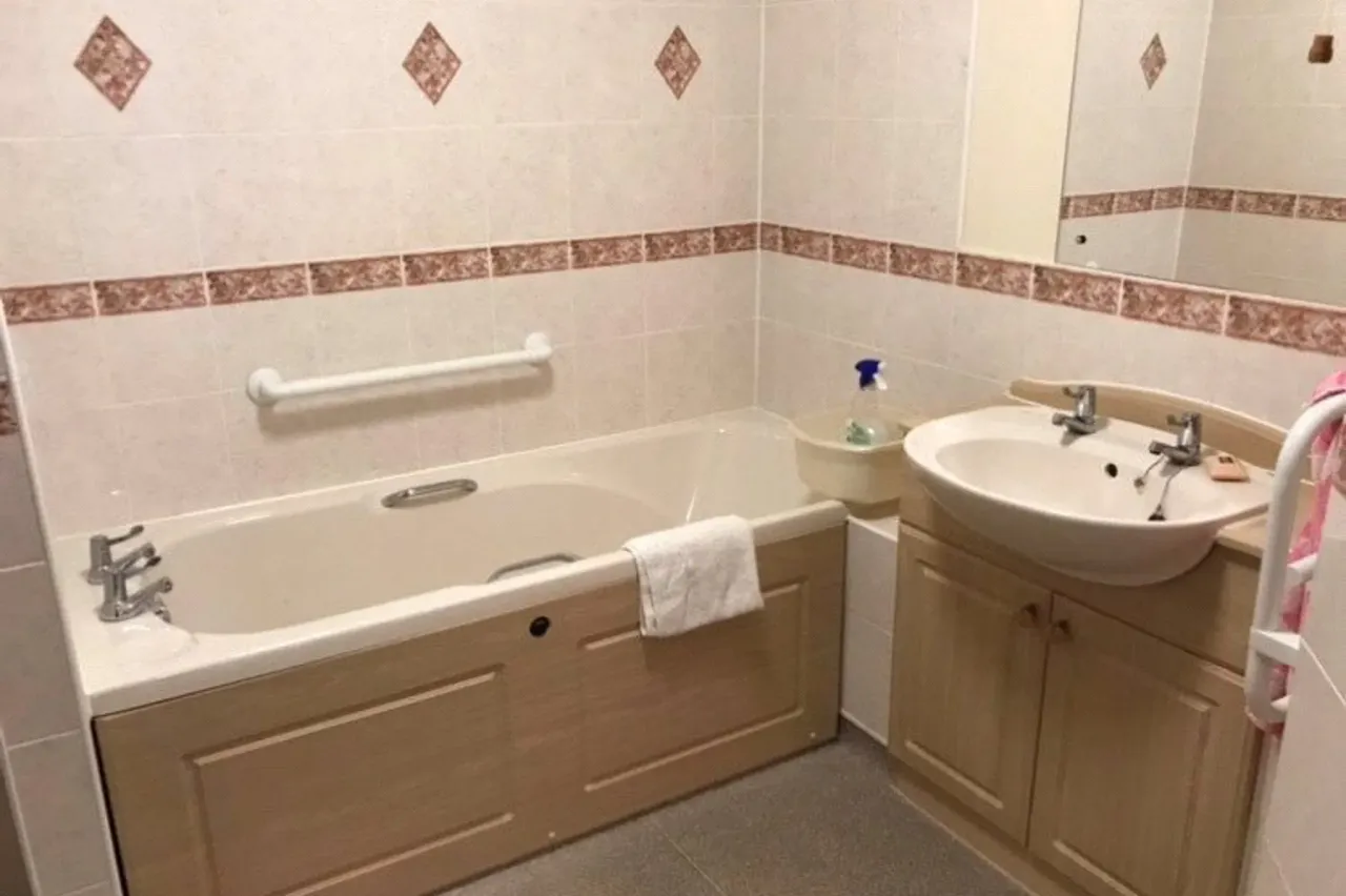 Oyster Lane, Byfleet, West Byfleet, S..., photo 6