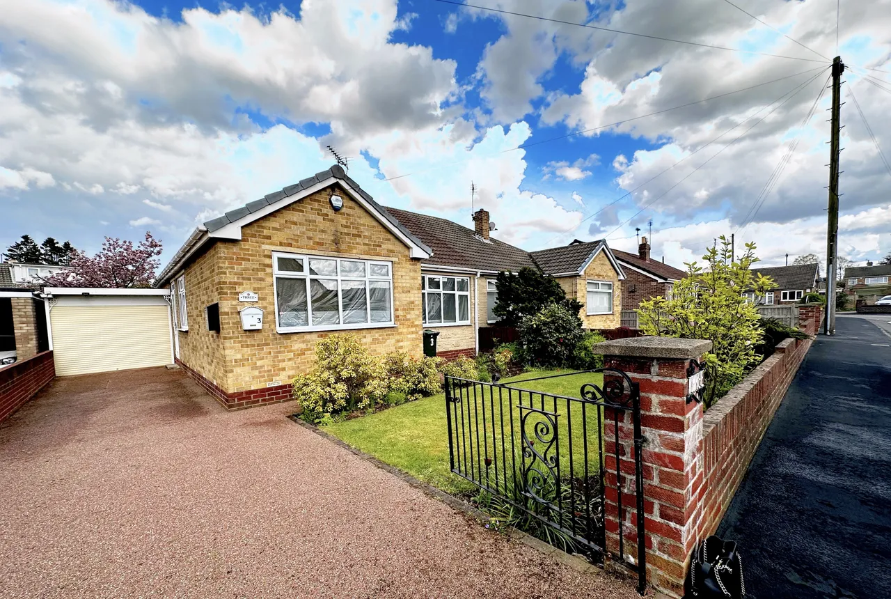 3 bed house to rent — Browning Road, Barnby Dun, DONCASTER