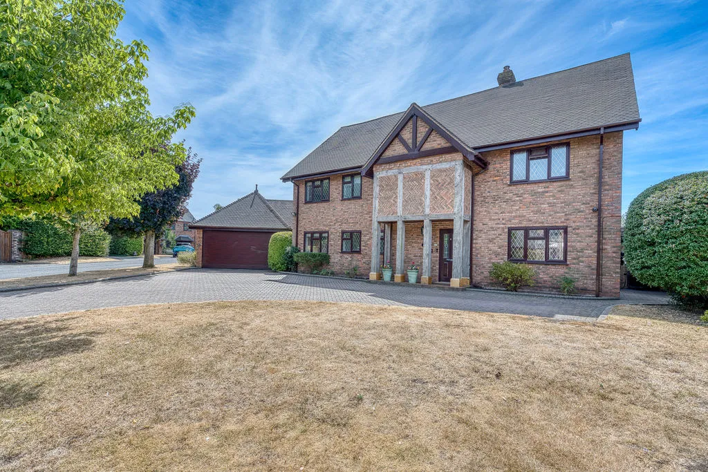 6 bed house for sale, Kenderdine Close, Bednall, ST17