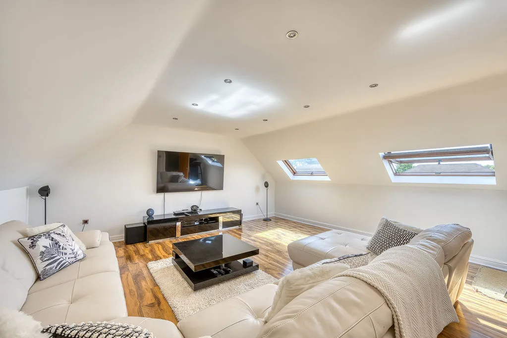 Kenderdine Close, Bednall, ST17, photo 46