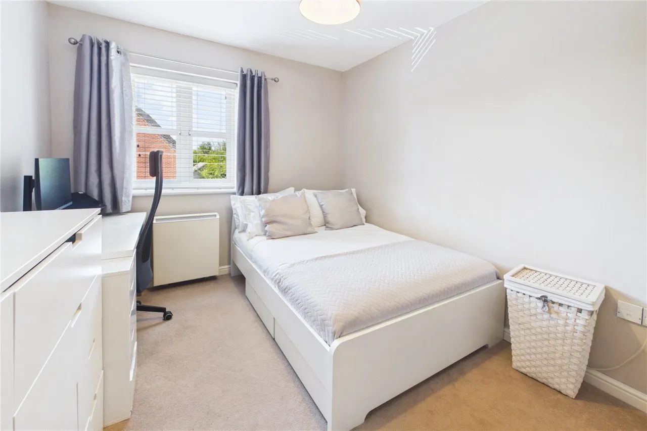 Lawrence Place, Newbury, RG14, photo 10