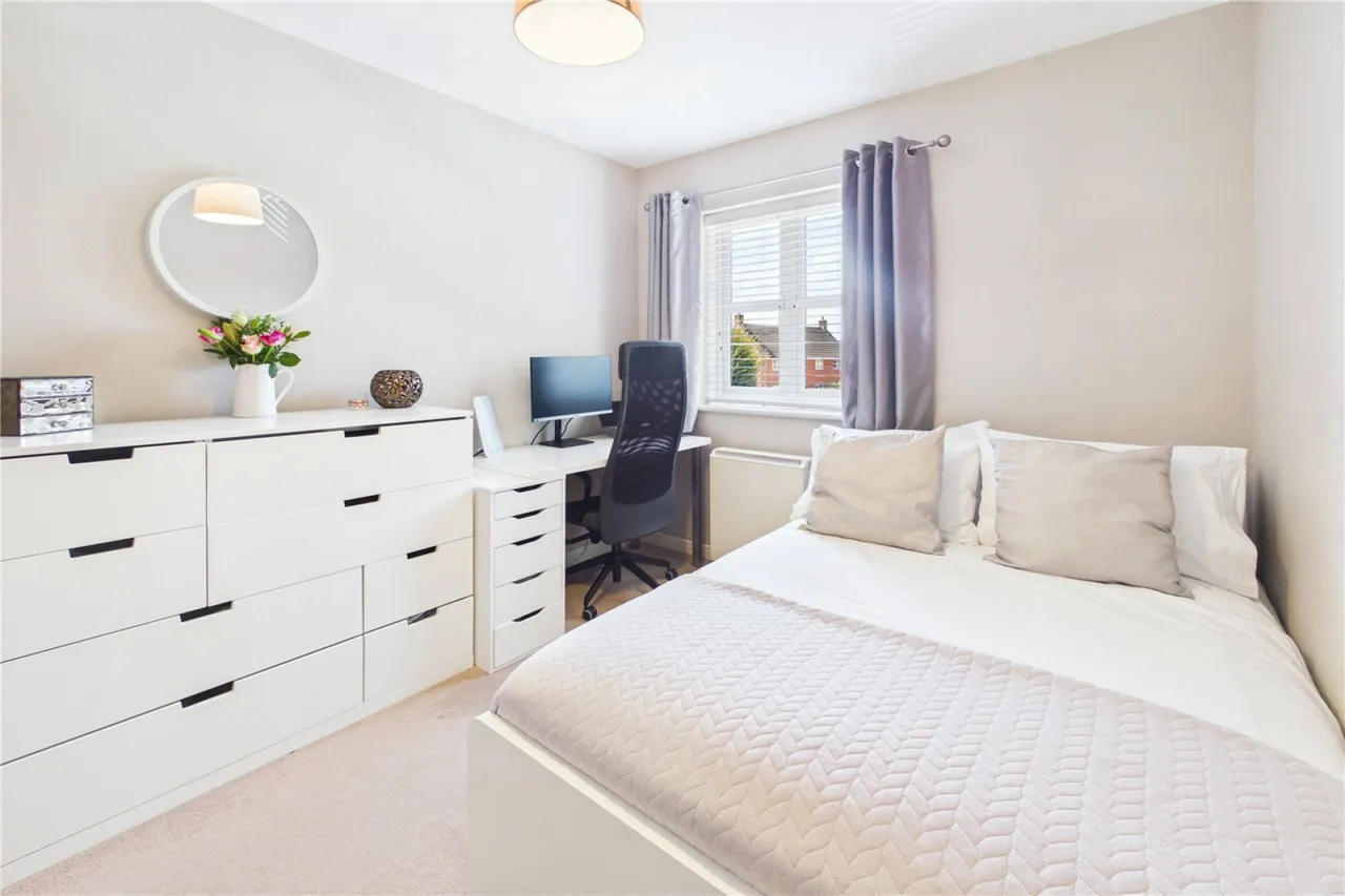 Lawrence Place, Newbury, RG14, photo 13