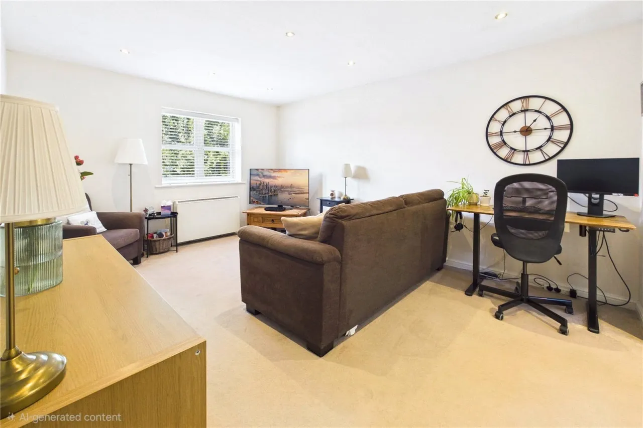 Lawrence Place, Newbury, RG14, photo 5