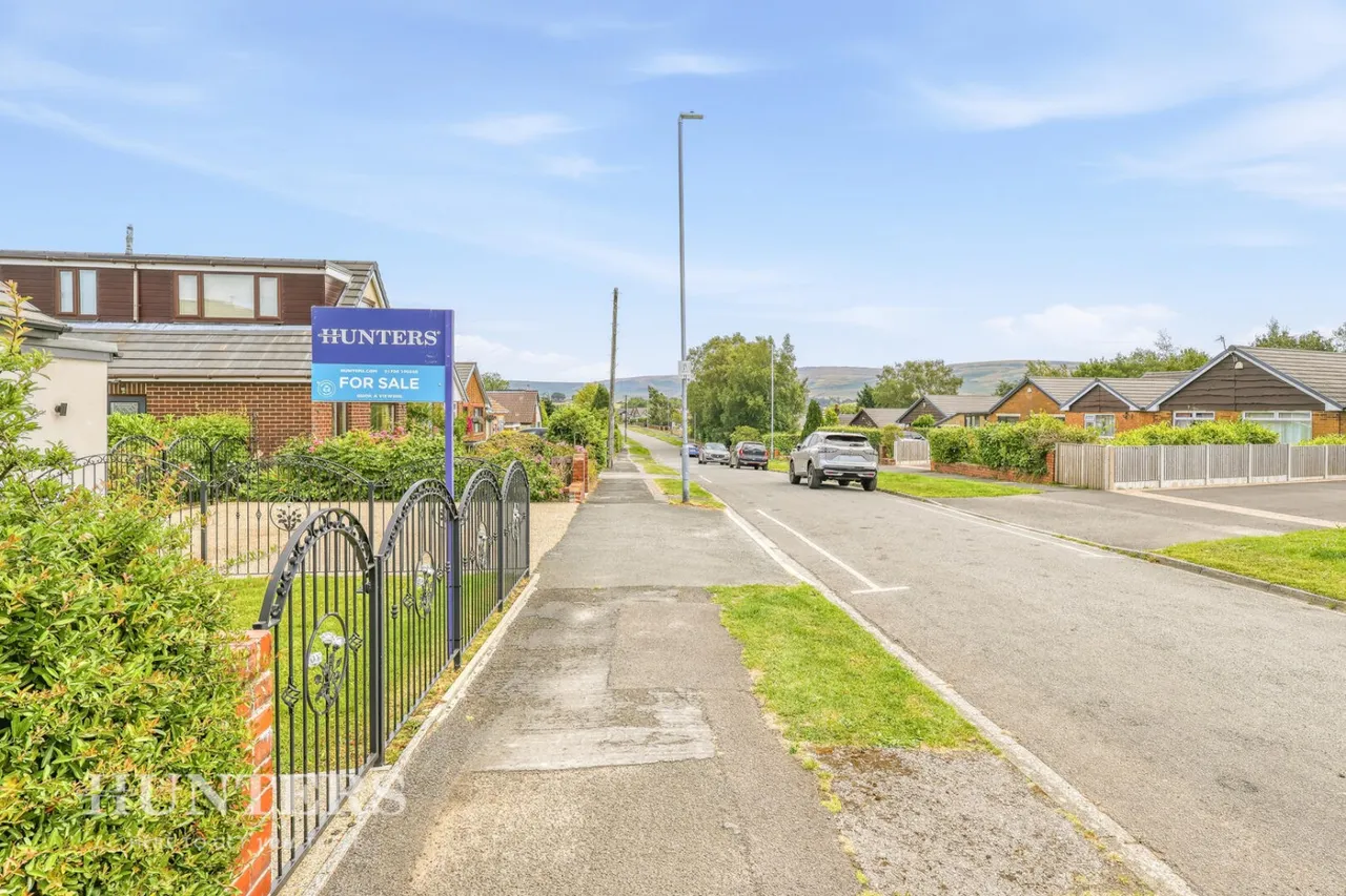 Milbury Drive, Hollingworth Lake, OL15, photo 32