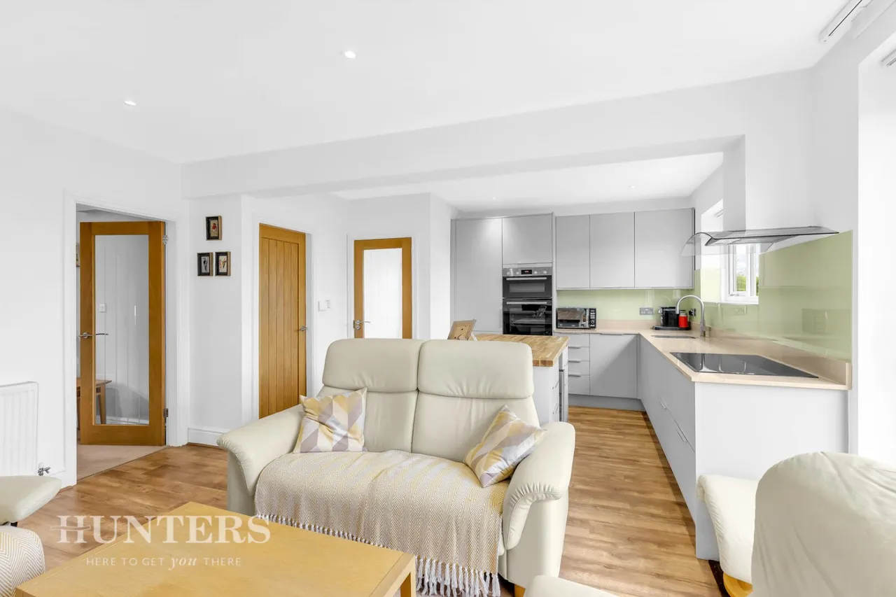 Milbury Drive, Hollingworth Lake, OL15, photo 6
