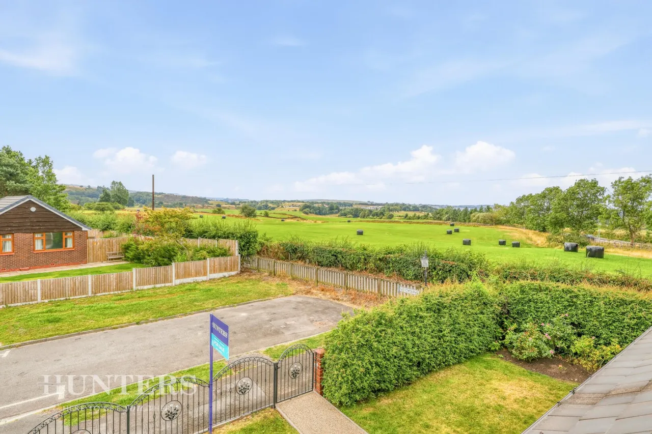 Milbury Drive, Hollingworth Lake, OL15, photo 21