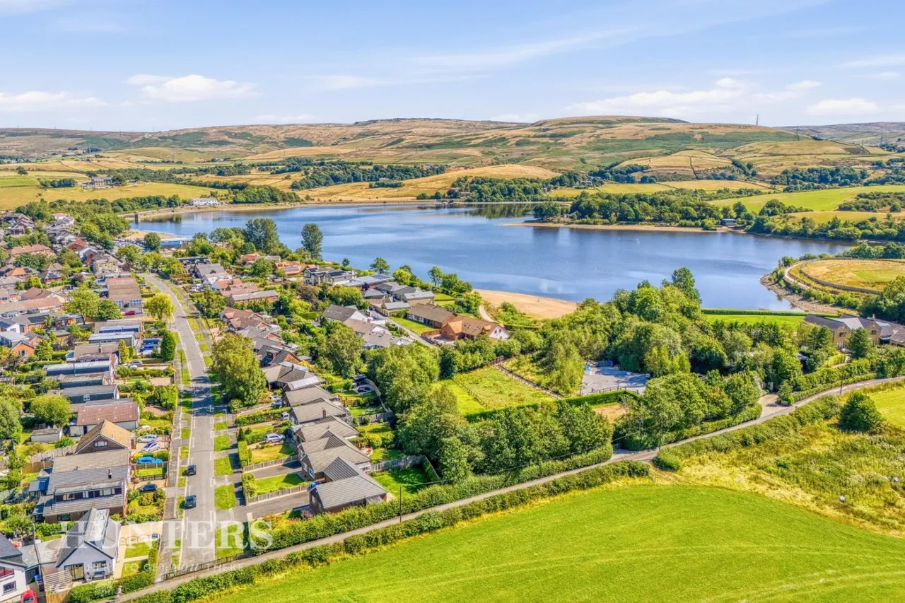 Milbury Drive, Hollingworth Lake, OL15, photo 35