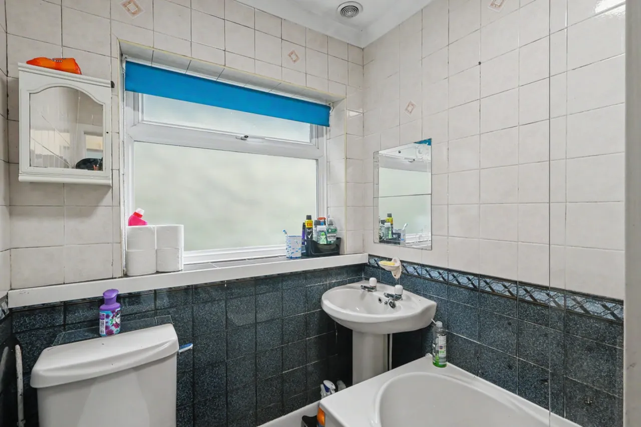 Walliscott Road, Wallisdown, photo 11