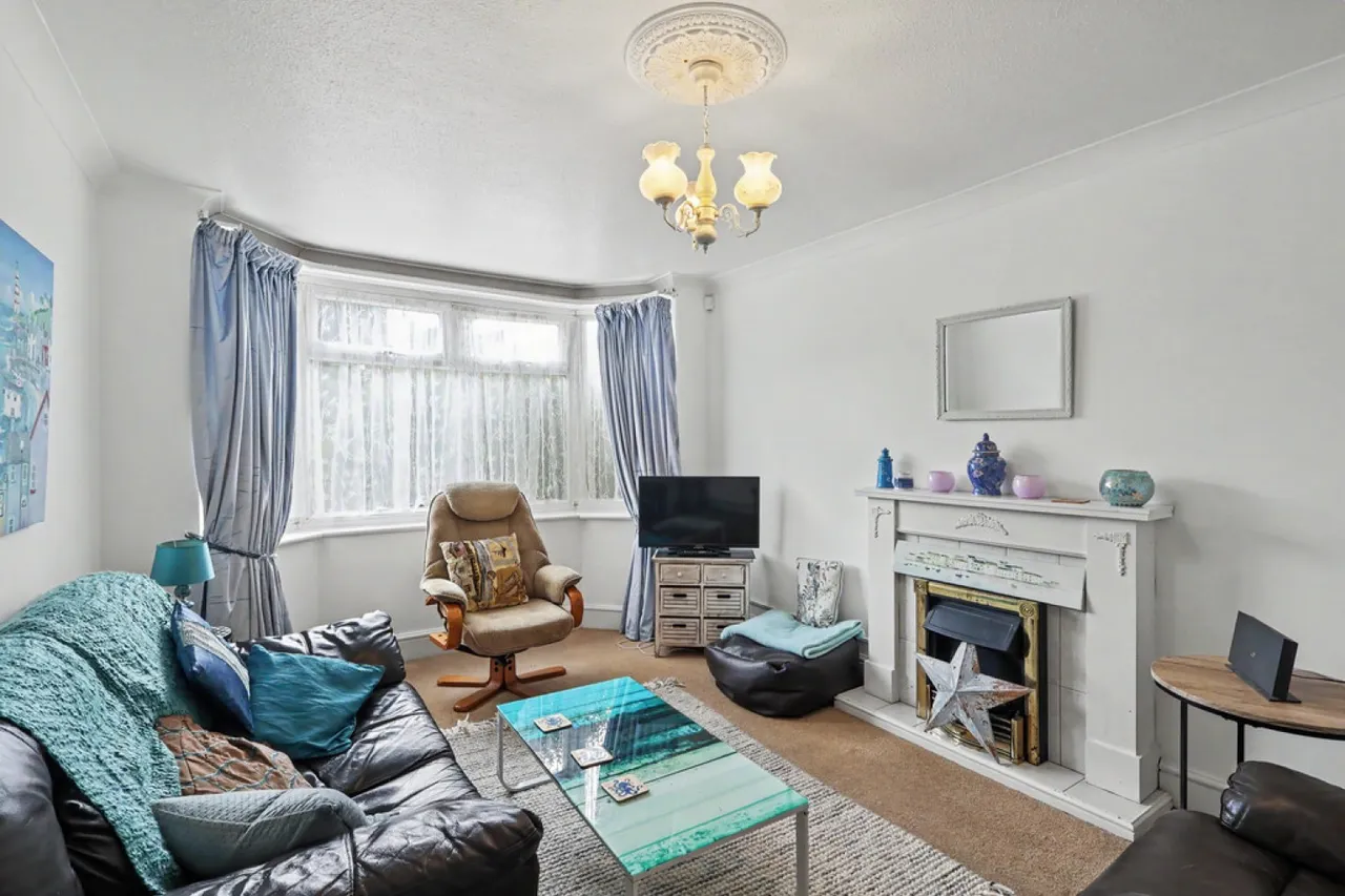 Walliscott Road, Wallisdown, photo 5
