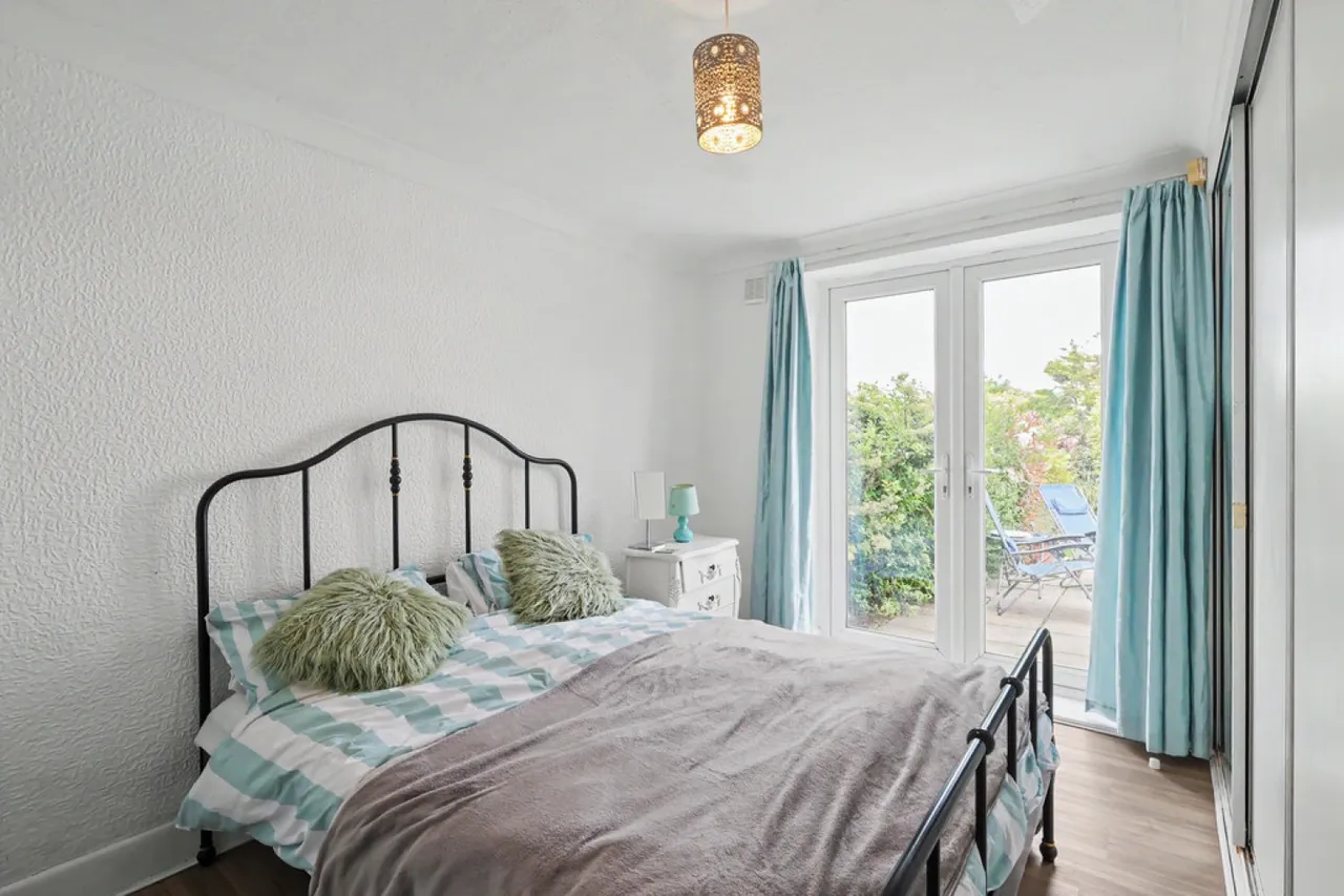 Walliscott Road, Wallisdown, photo 7