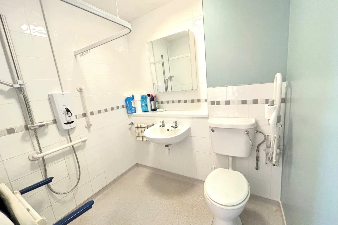 Orchid Court Albany Place, Surrey Egham, TW20, photo 7