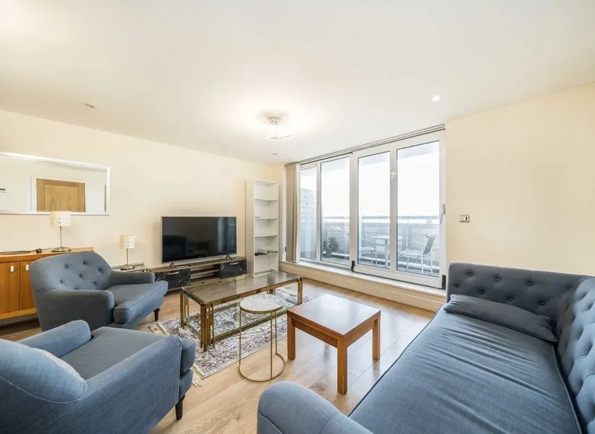 2 bed flat to rent — Wards Wharf Approach, Pontoon Docks, E16