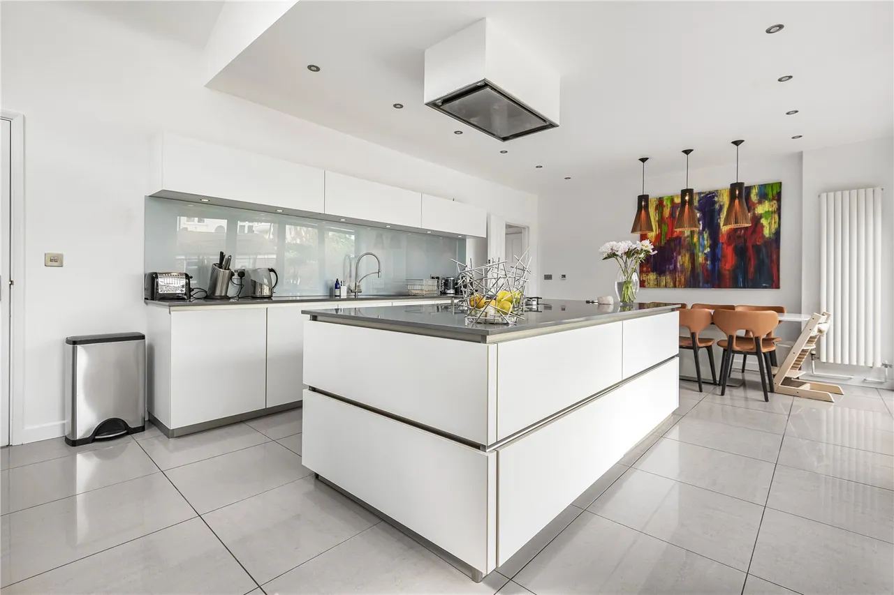 Hoodcote Gardens, London, N21 2NG, photo 8