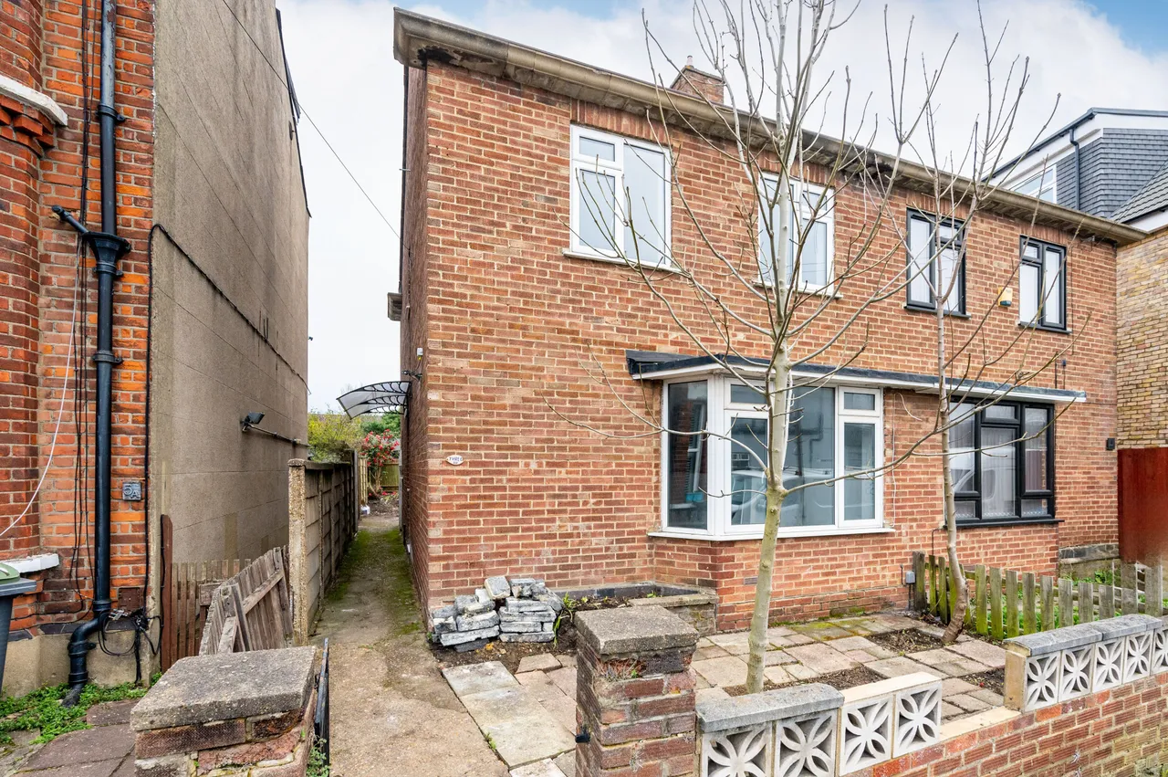 4 bed house to rent — 3 Penrith Road, New Malden