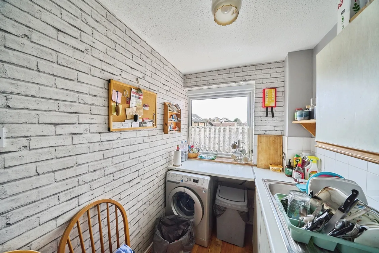 Aylesbury Close, London, E7, photo 6