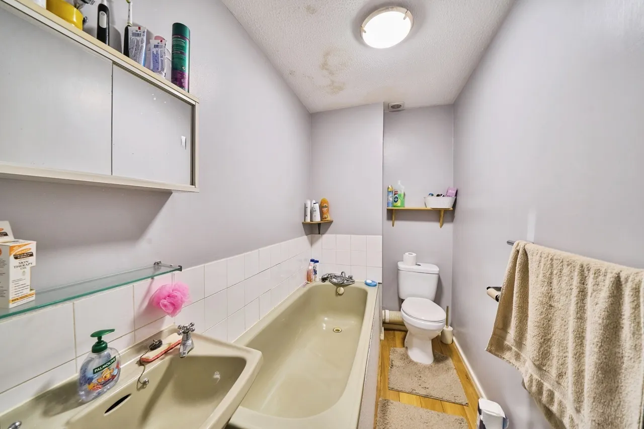 Aylesbury Close, London, E7, photo 7