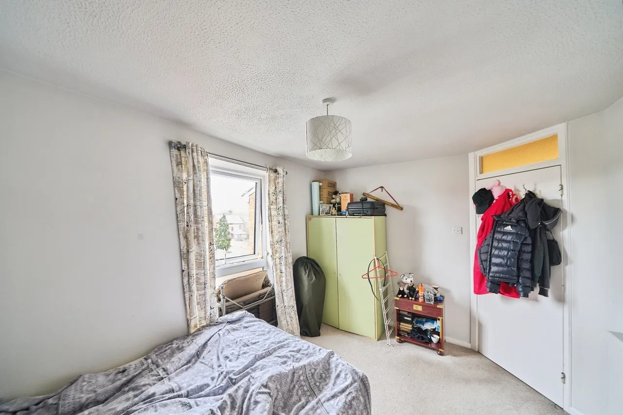Aylesbury Close, London, E7, photo 8