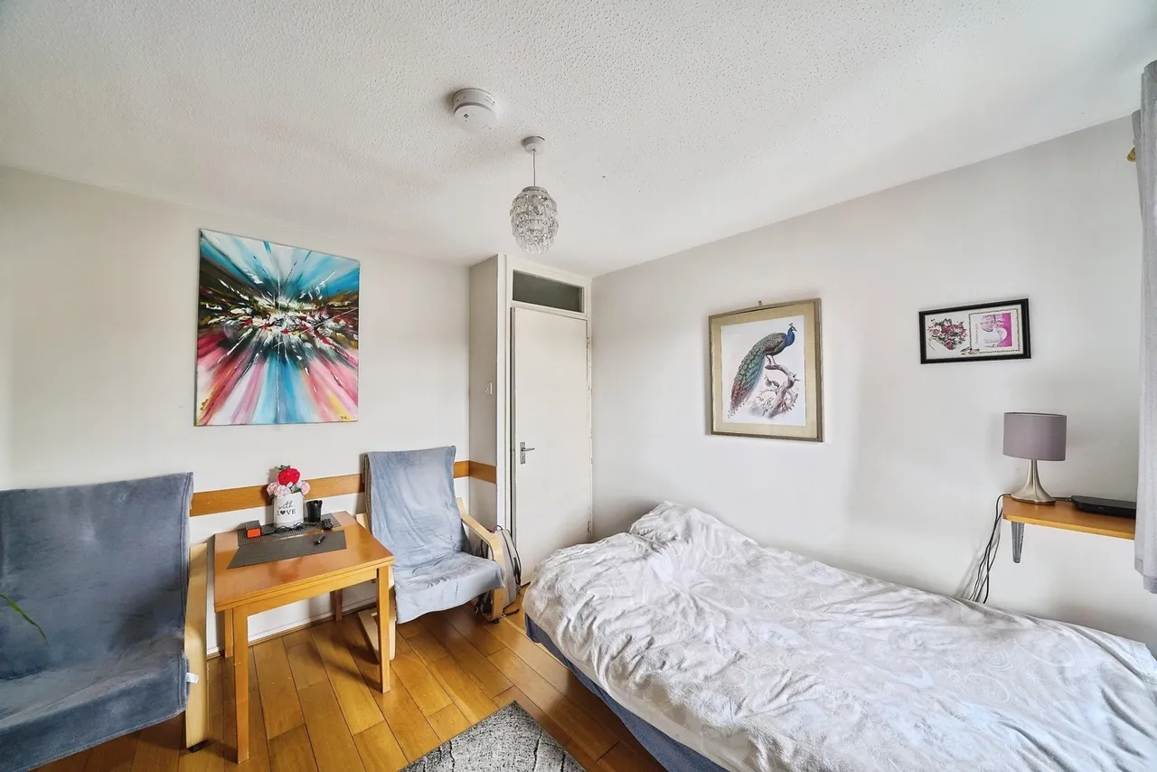 Aylesbury Close, London, E7, photo 5