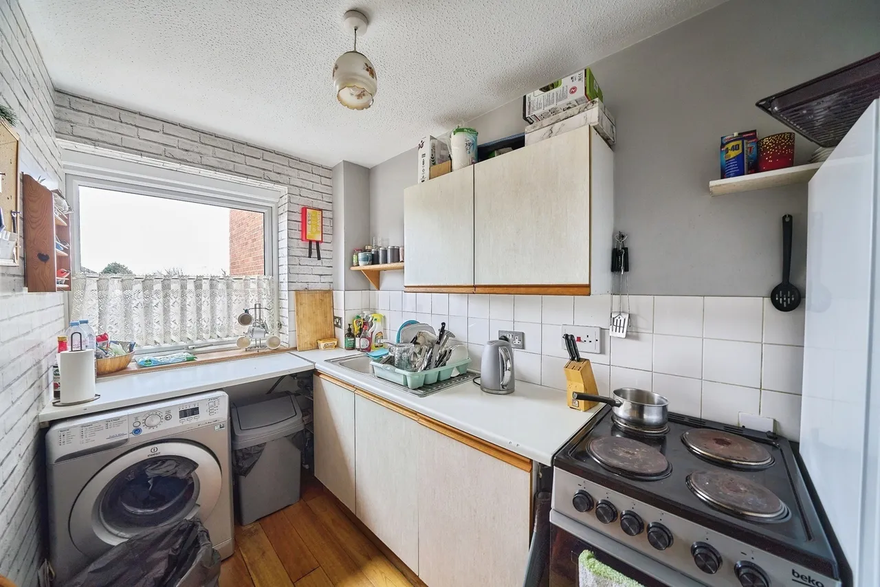 Aylesbury Close, London, E7, photo 12