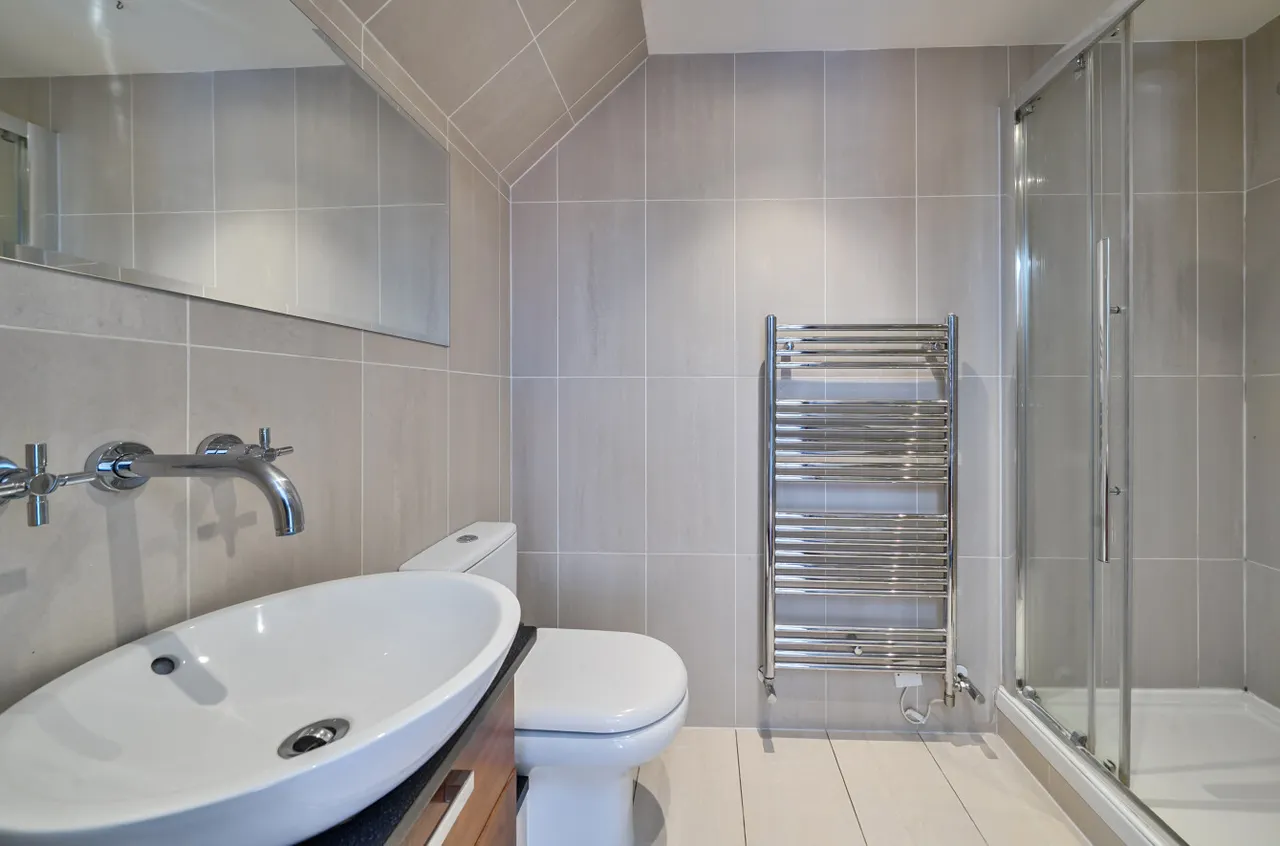 Erica Close, West End, Woking, Surrey, GU24 9PE, photo 17