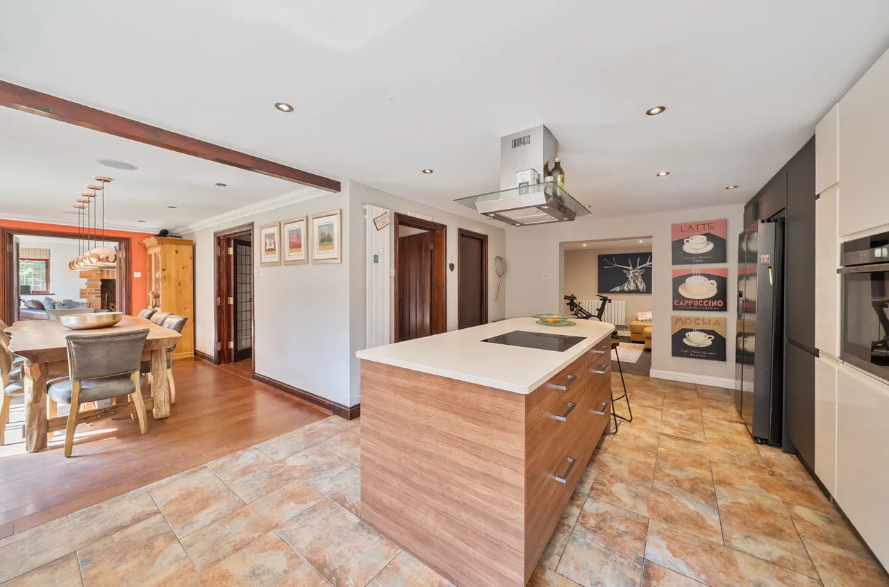 Erica Close, West End, Woking, Surrey, GU24 9PE, photo 3