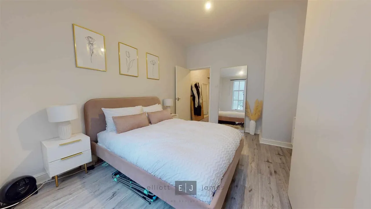 Clock Court, Wanstead, photo 10