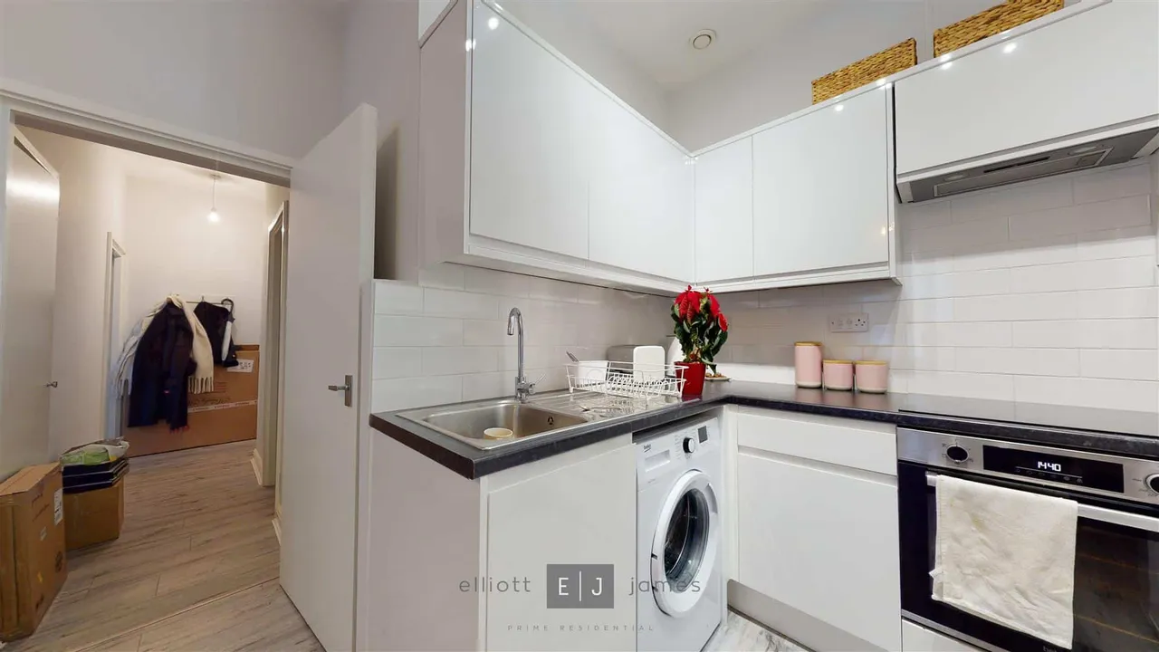 Clock Court, Wanstead, photo 7