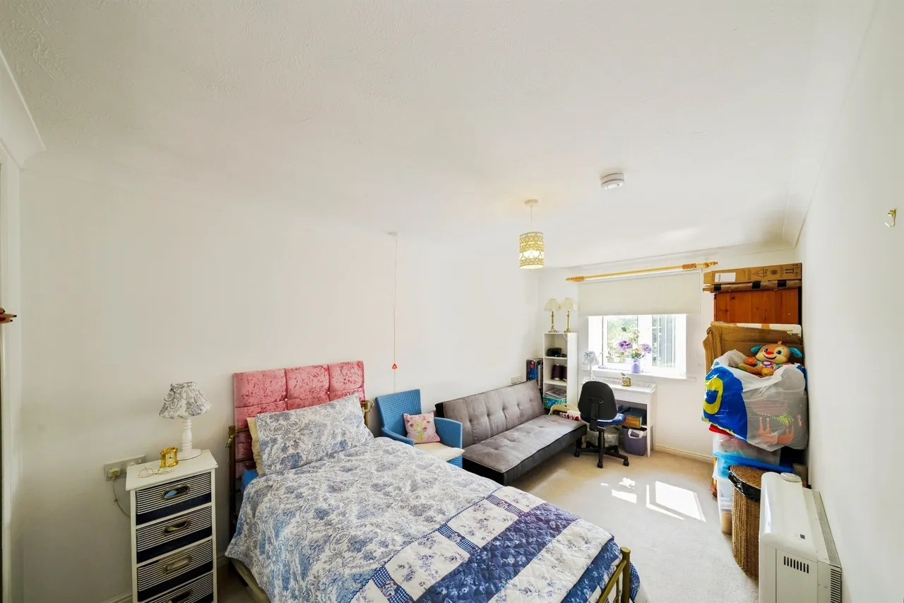 Plymyard Avenue, Bromborough, CH62, photo 6