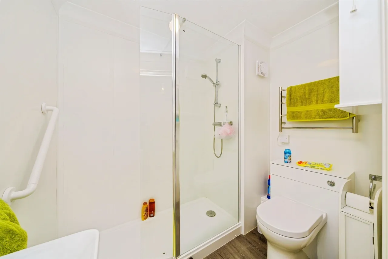 Plymyard Avenue, Bromborough, CH62, photo 9