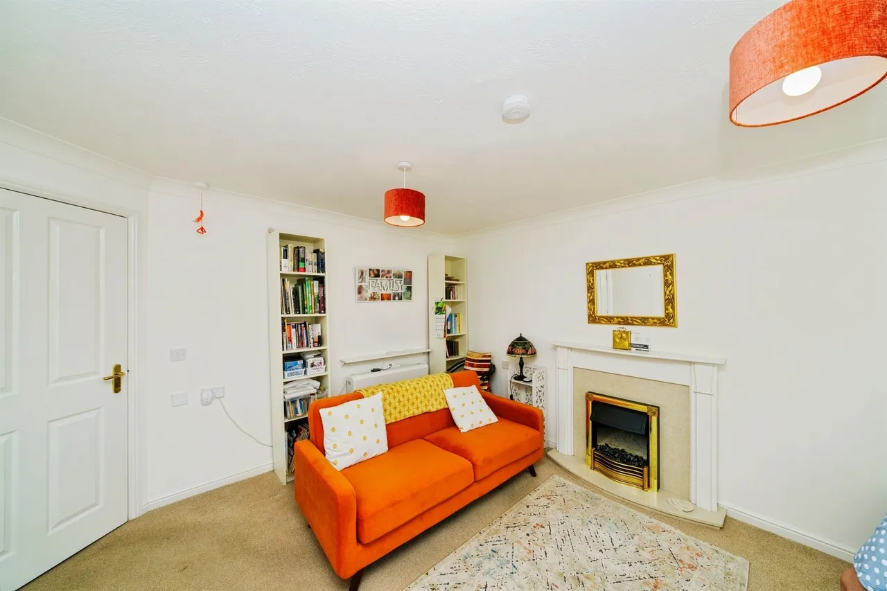 Plymyard Avenue, Bromborough, CH62, photo 3