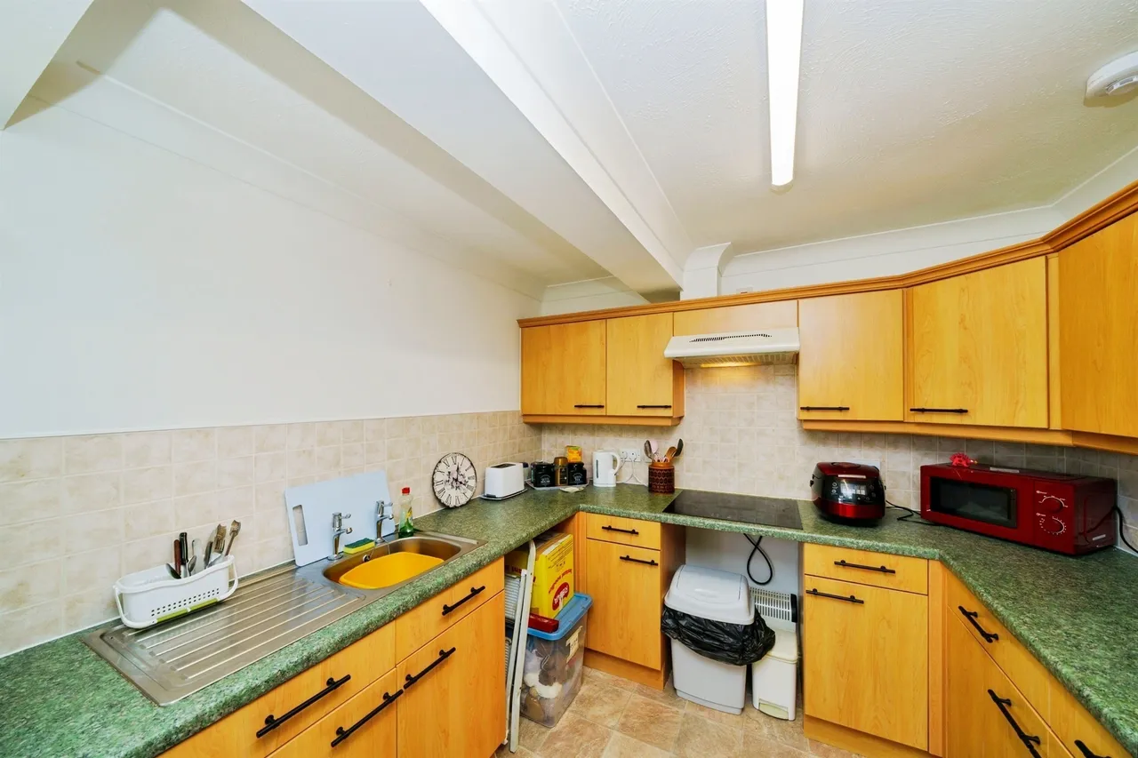 Plymyard Avenue, Bromborough, CH62, photo 5