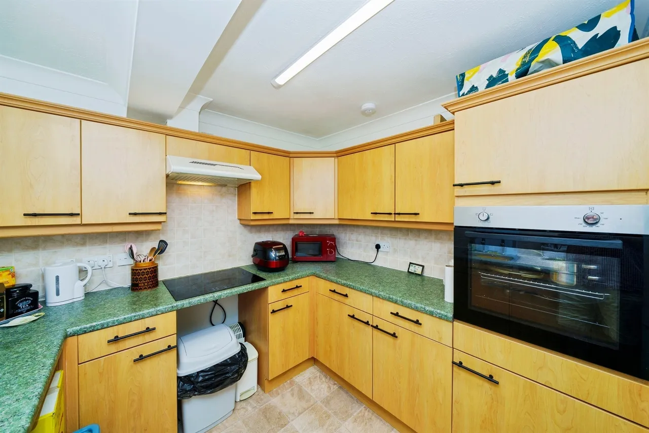 Plymyard Avenue, Bromborough, CH62, photo 4