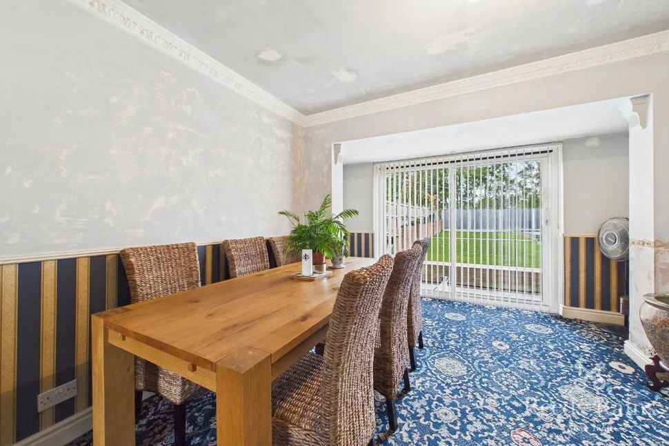 Carleton Crest, Pontefract, WF8, photo 12