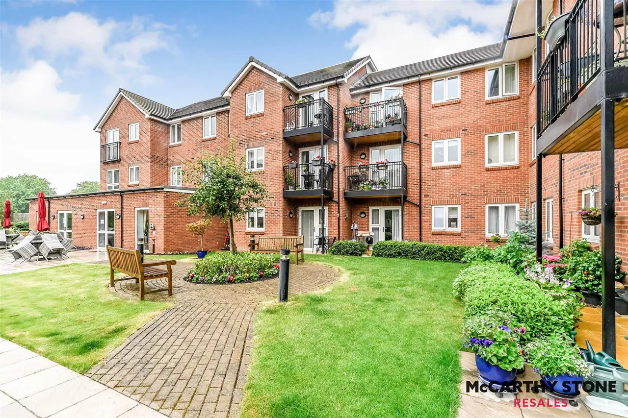 2 bed flat for sale, High View, Bedford, MK41
