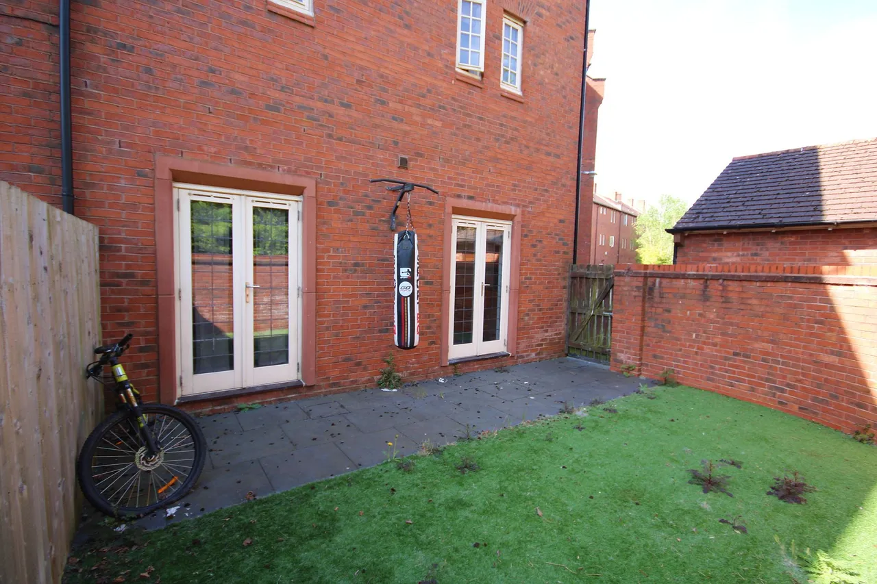 Butts Green, Westbrook, Warrington, Warrington, WA5 7XT, photo 9