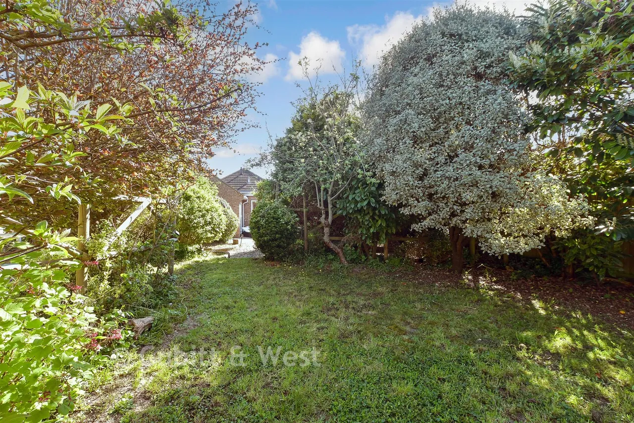 Crescent Drive North, Woodingdean, BN2, photo 15
